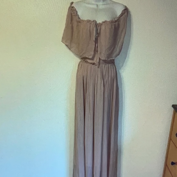 ASOS Dresses & Skirts - ASOS Off-Shoulder Maxi Dress in Cream